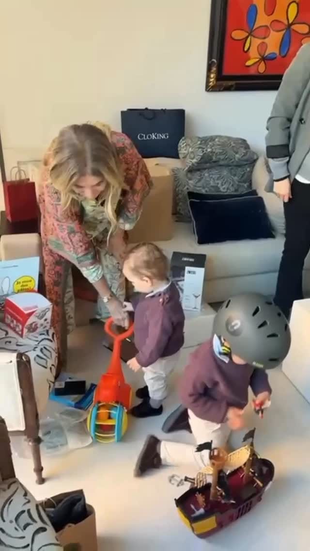 Post 4 by Teresa de la Cierva on Instagram (video)