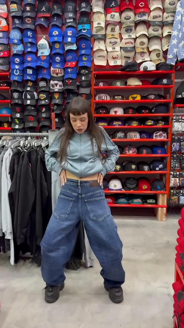 Post 9 by 𝗔𝗥𝗘𝗔 𝗭𝗘𝗥𝗢® | #𝐒𝐭𝐫𝐞𝐞𝐭𝐰𝐞𝐚𝐫 on Instagram (video)