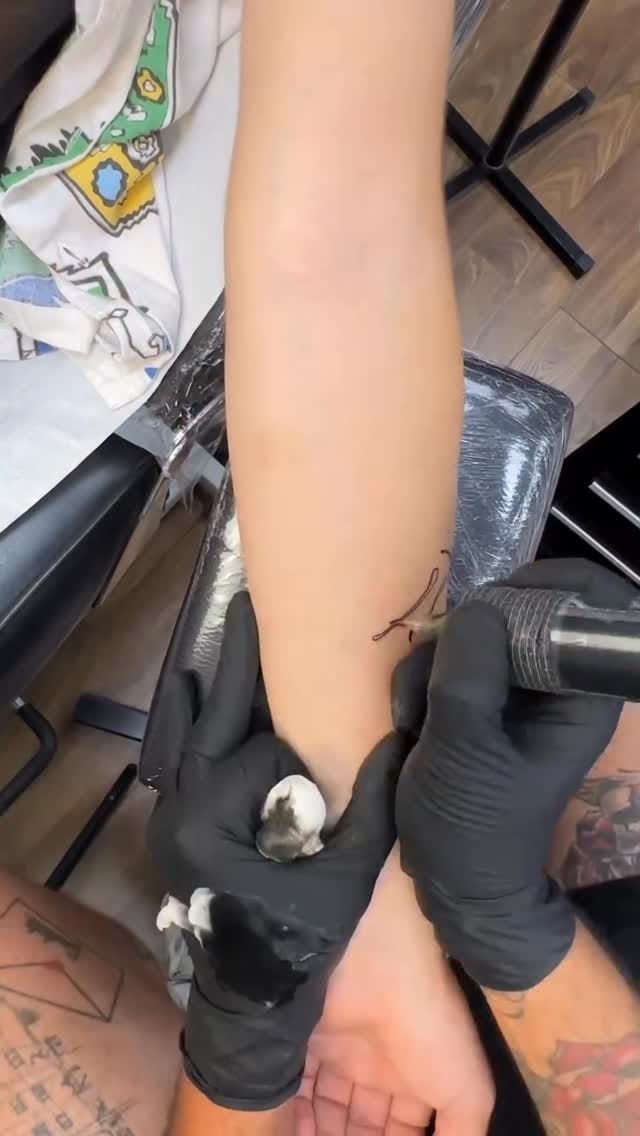 Post 2 by FAMILY ART TATTOO on Instagram (video)