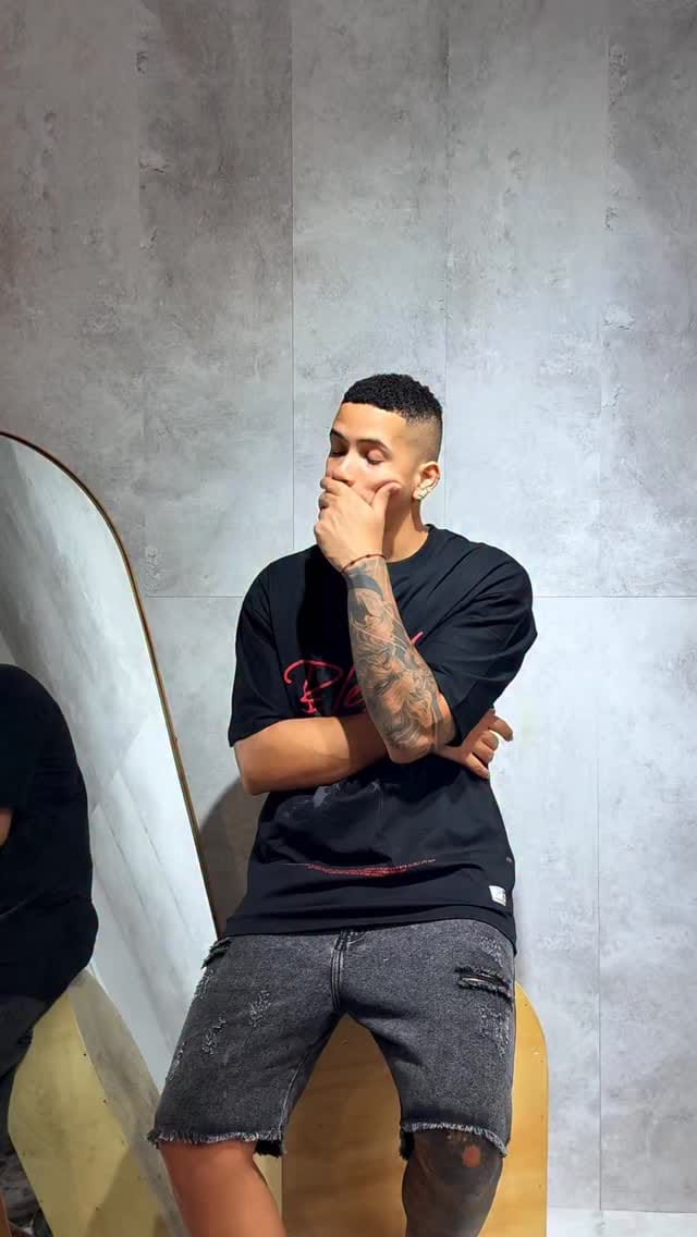 Post 4 by 𝗕𝗛𝗞 𝗖𝗢𝗟𝗢𝗠𝗕𝗜𝗔 on Instagram (video)