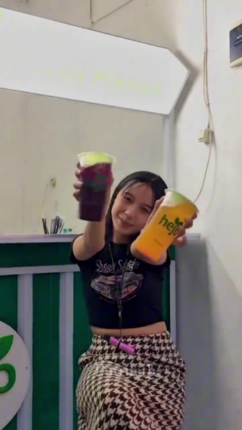 Post 1 by Putri on Instagram (video)