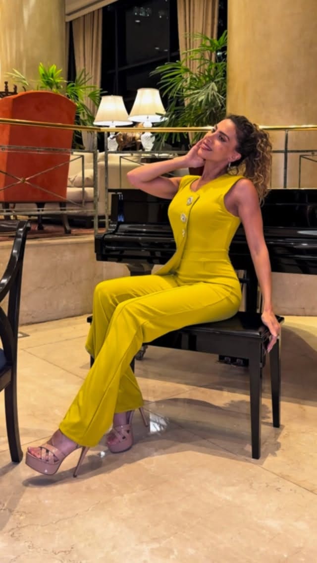 Post 1 by Vestidos Unique on Instagram (video)