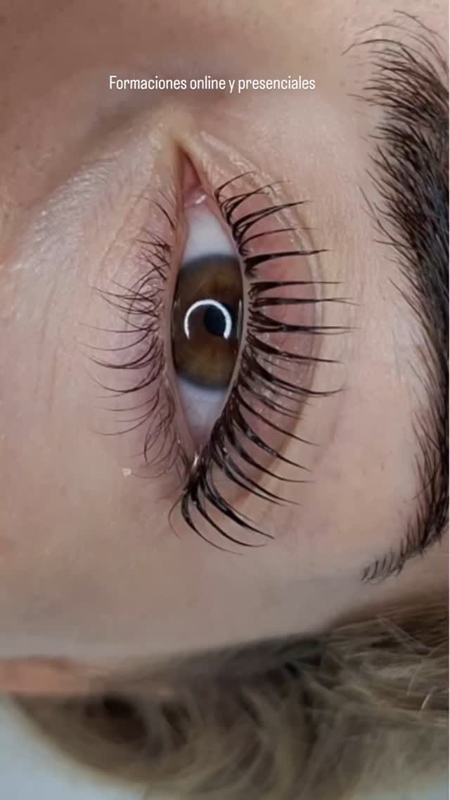 Post 9 by Micropigmentación y Pestañas en Sevilla on Instagram (video)