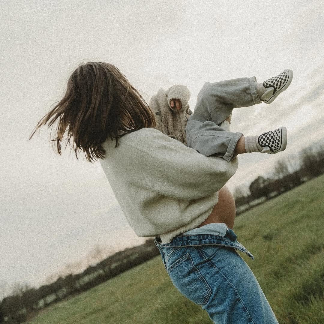Post 8 by Anna Roberto on Instagram (image)