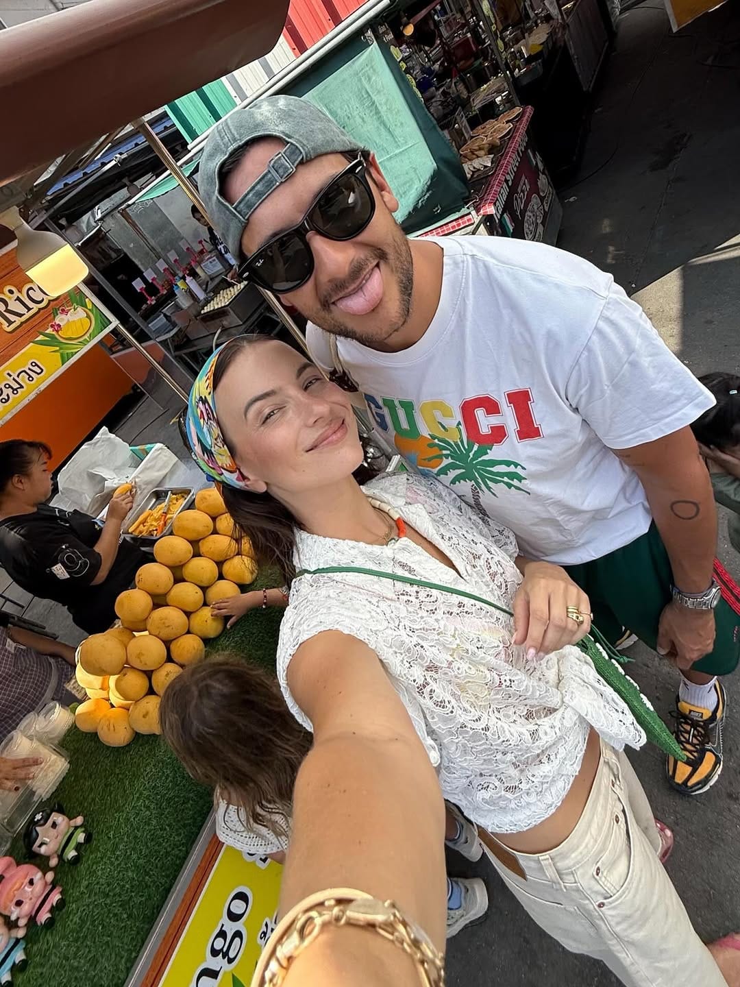 Post 4 by Lizzy on Instagram (carousel)