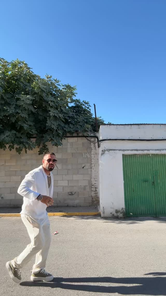 Post 2 by Fran Carnerero on Instagram (video)