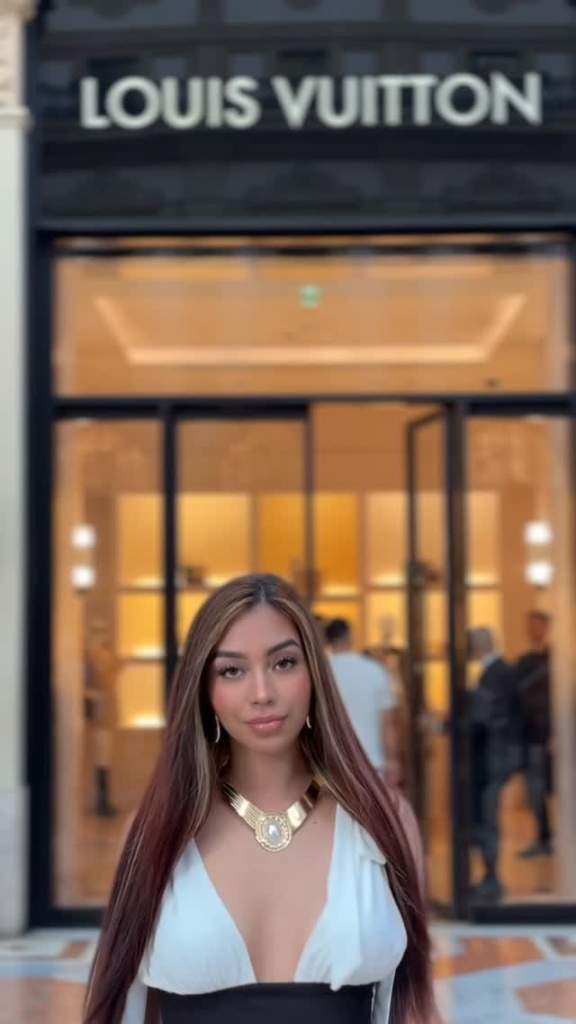 Post 6 by Dayan Ro on Instagram (video)