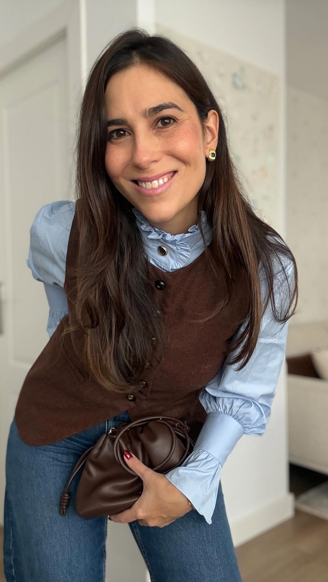Post 4 by Victoria Alvear on Instagram (video)