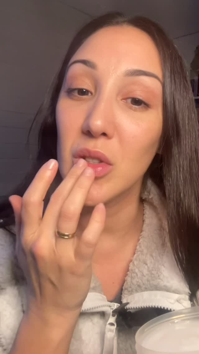 Post 4 by Laura Barcelona on Instagram (video)