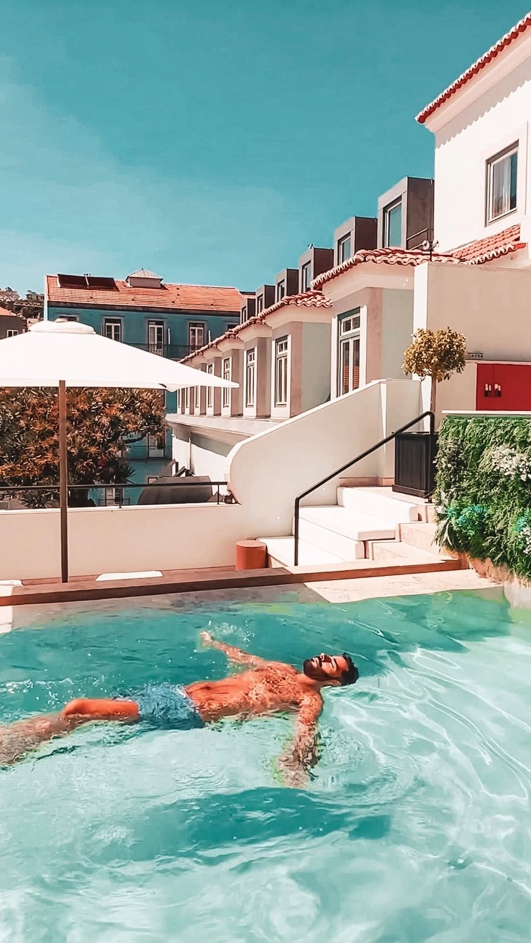 Post 9 by Miguel Lorenzo on Instagram (video)