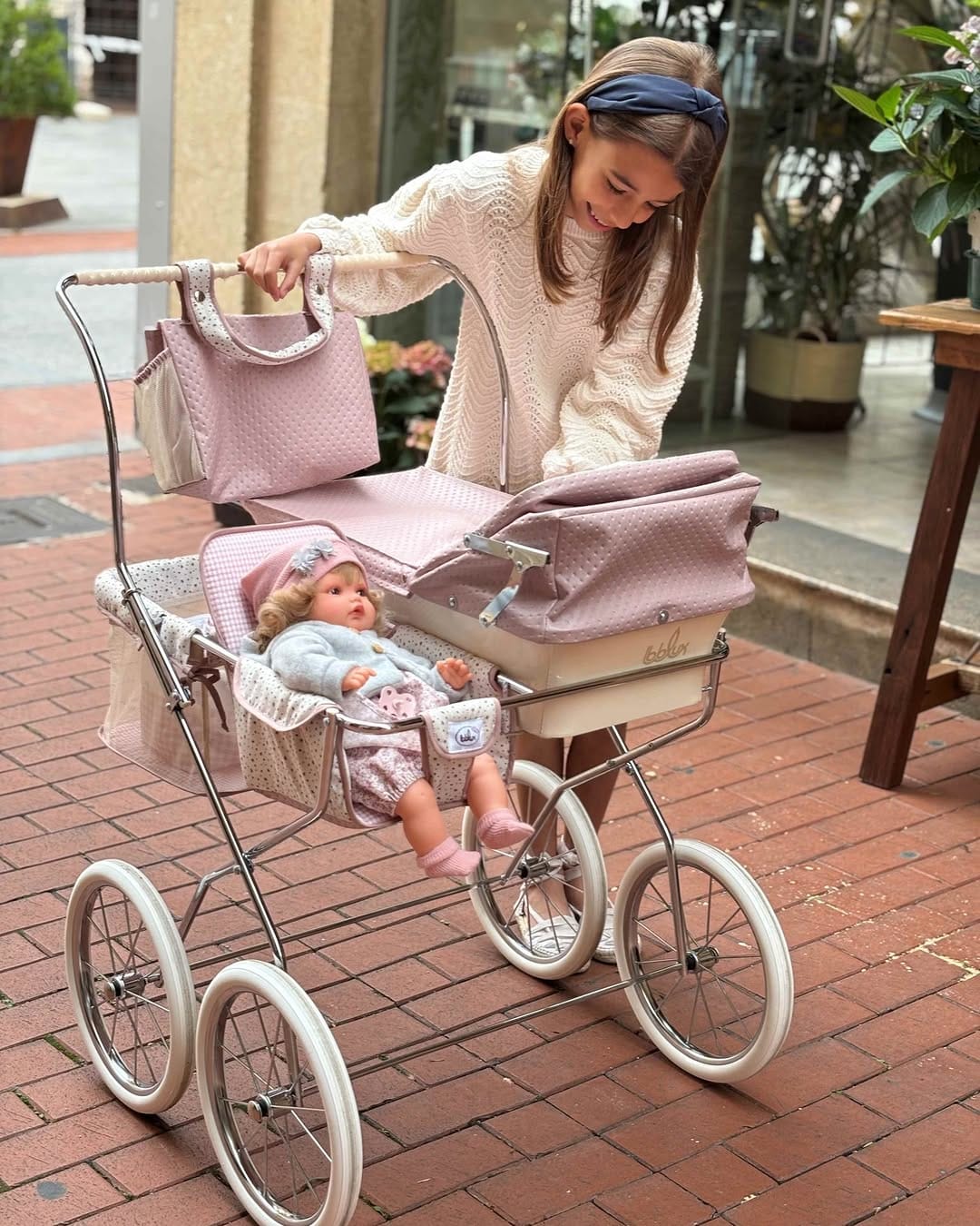 Post 9 by Bebelux | Coches y sillas de muñecas premium on Instagram (carousel)