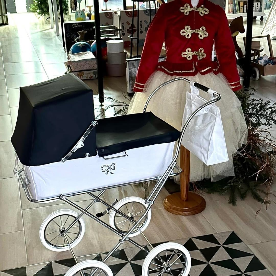 Post 2 by Bebelux | Coches y sillas de muñecas premium on Instagram (carousel)