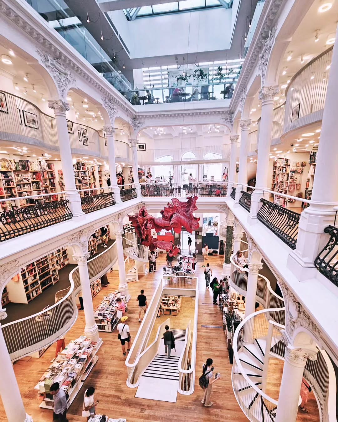 Post 5 by lifestyle&travel KarolinaMorka on Instagram (image)
