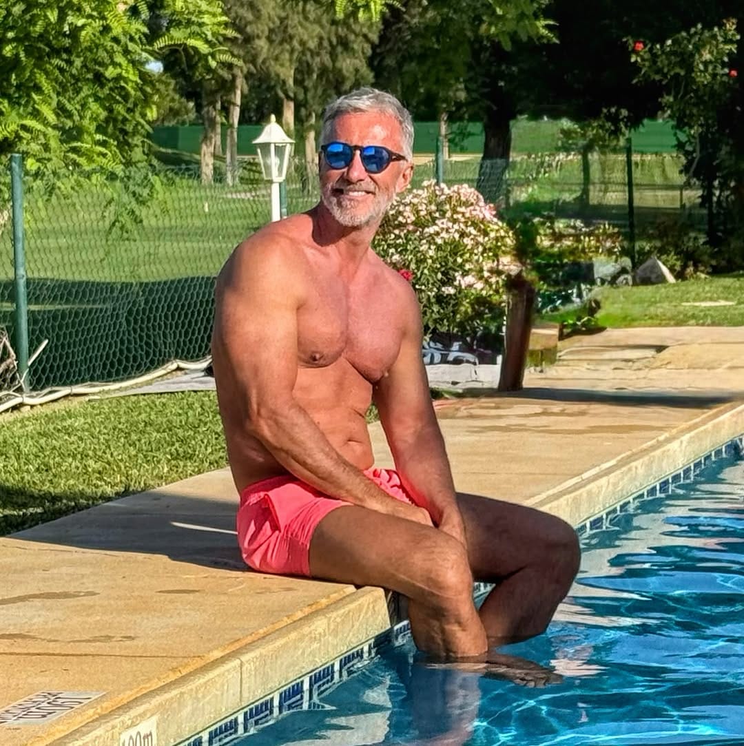 Post 9 by David Bravo on Instagram (image)
