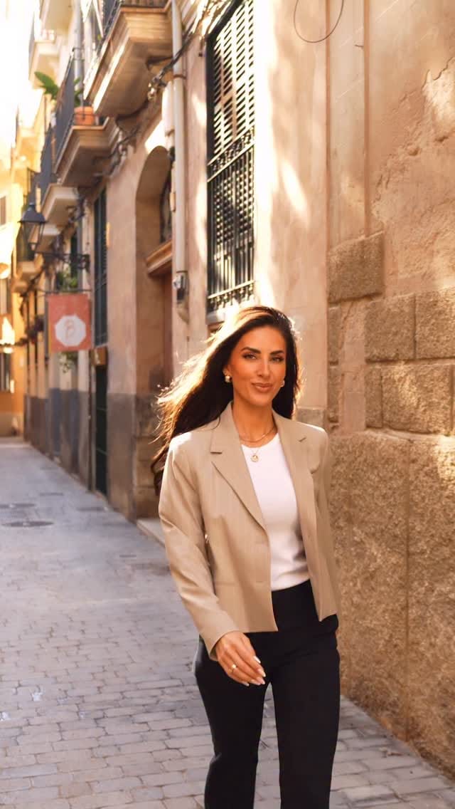 Post 4 by Jana Azizi on Instagram (video)