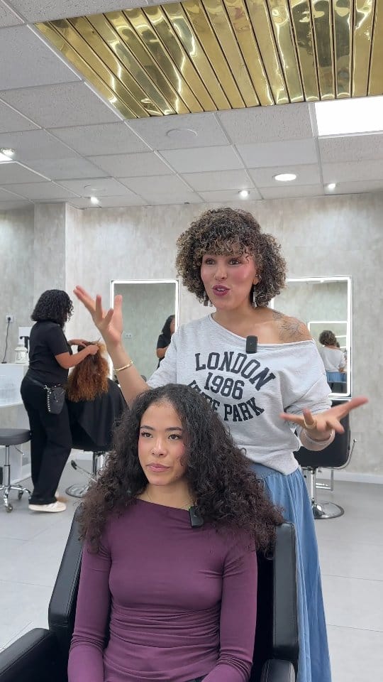 Post 2 by Curly Hair Salon/ Peluquería para rizos on Instagram (video)