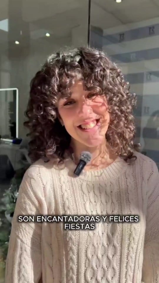 Post 6 by Curly Hair Salon/ Peluquería para rizos on Instagram (video)