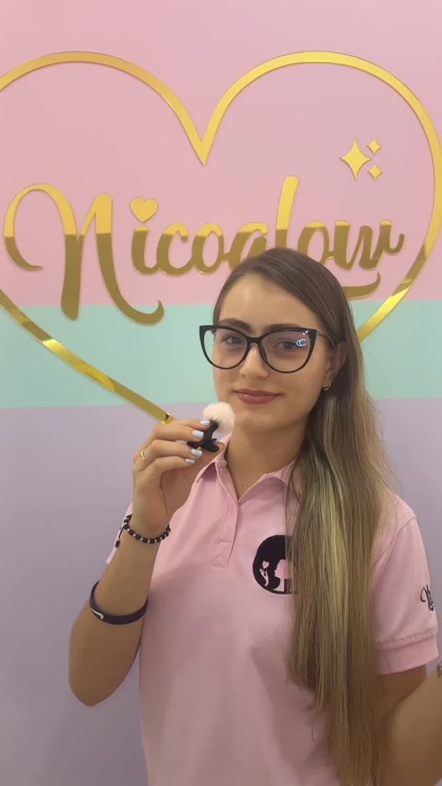 Post 3 by Cosmeticos la bonita on Instagram (video)