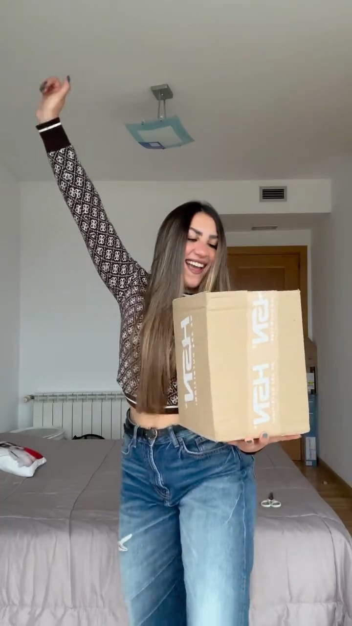 Post 4 by Vanessa Giunta on Instagram (video)