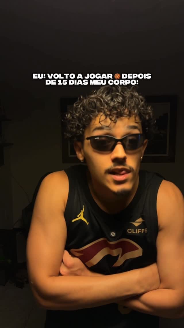 Post 4 by Vitor de Paula "Dips” on Instagram (video)