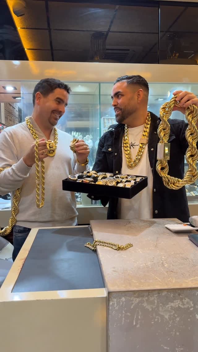 Post 9 by Joyeria ferrezuelo on Instagram (video)