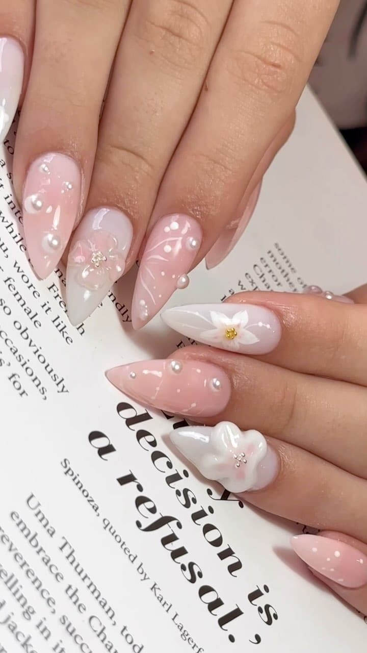 Post 10 by UK NAILS | London | Fulham | Chelsea | Kensington | Putney on Instagram (video)