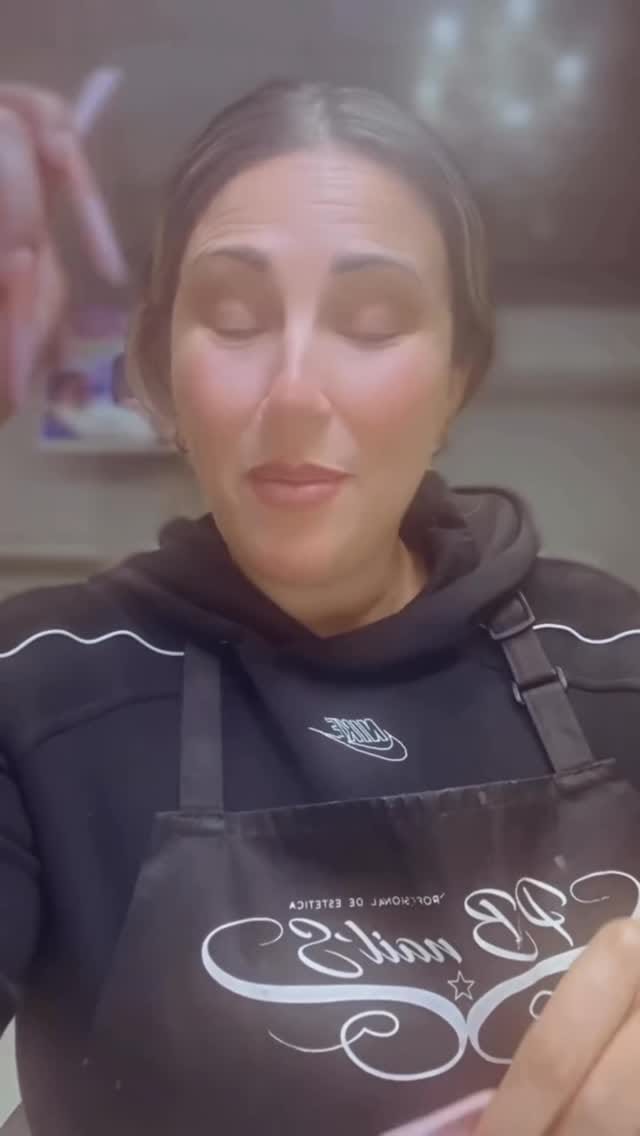 Post 2 by 🅟🅑 🅝🅐🅘🅛🅢 ✨𝐏𝐚𝐭𝐫𝐢𝐜𝐢𝐚 𝐁𝐮𝐞𝐧𝐨✨ on Instagram (video)