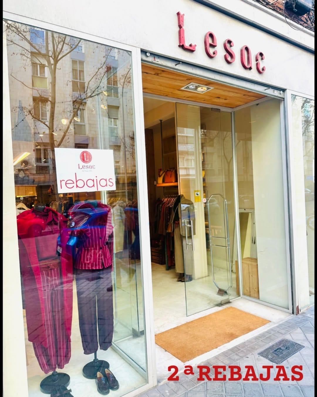 Post 1 by Lesac zapatos bolsos y ropa. on Instagram (carousel)