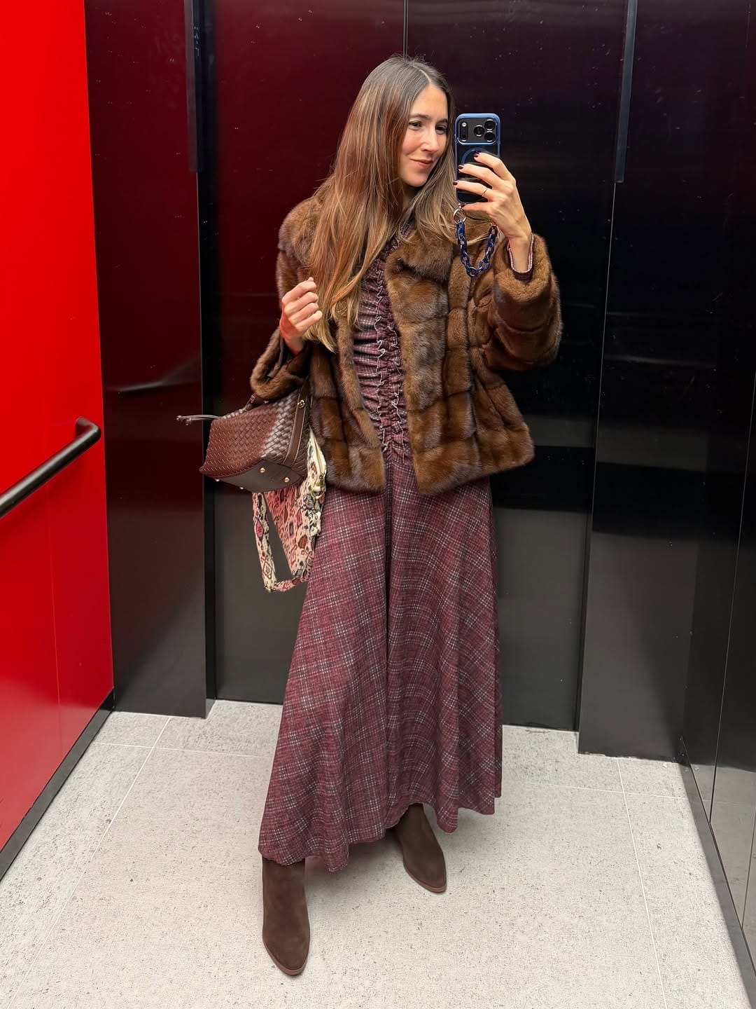 Post 6 by Lesac zapatos bolsos y ropa. on Instagram (carousel)
