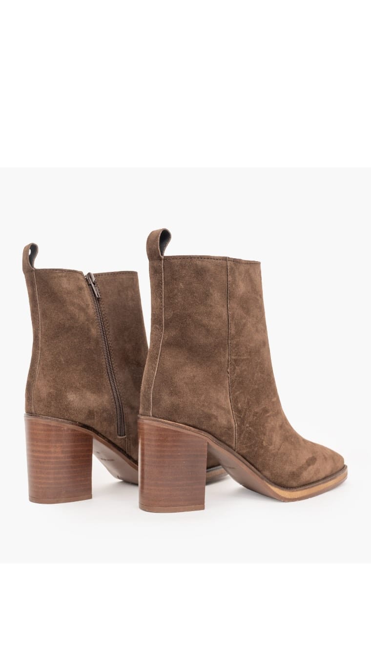 Post 10 by Lesac zapatos bolsos y ropa. on Instagram (video)