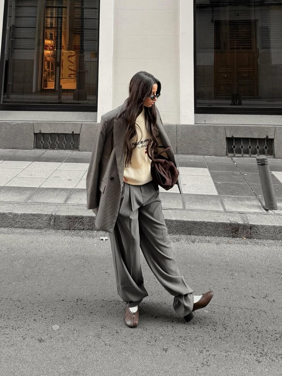 Post 6 by bianca barese - fashion stylist on Instagram (carousel)