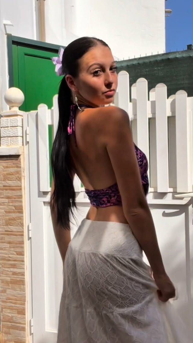 Post 4 by 𝓘𝓷𝓭𝓲𝓪 𝓜𝓸𝓷𝓲 💜 on Instagram (video)