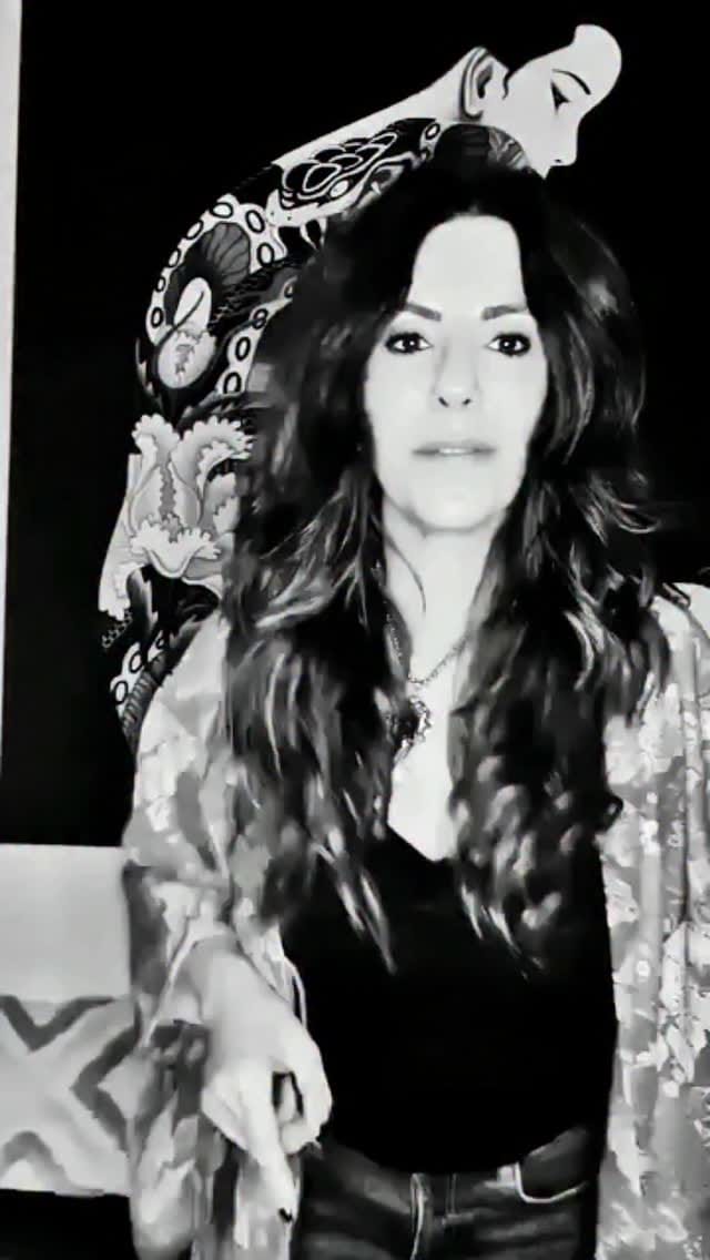 Post 7 by Nuria Torijano | Belleza Integrativa y Holística on Instagram (video)
