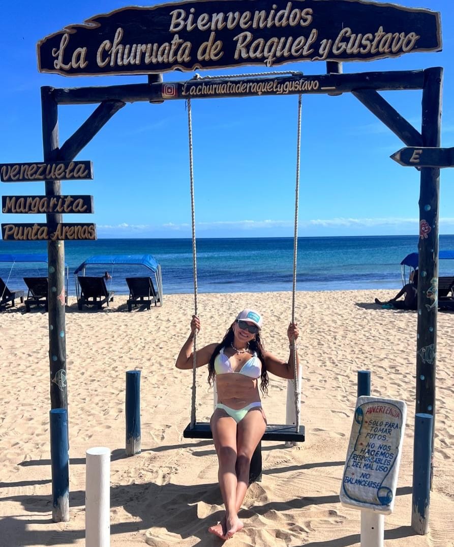 Post 4 by NicoleH Swimwear | Bikinis & Trajes de baño on Instagram (carousel)