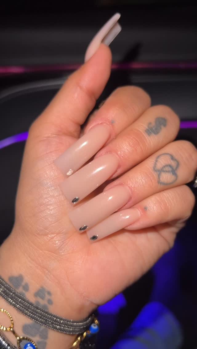 Post 6 by Ivvie Nailss 🩷 on Instagram (video)