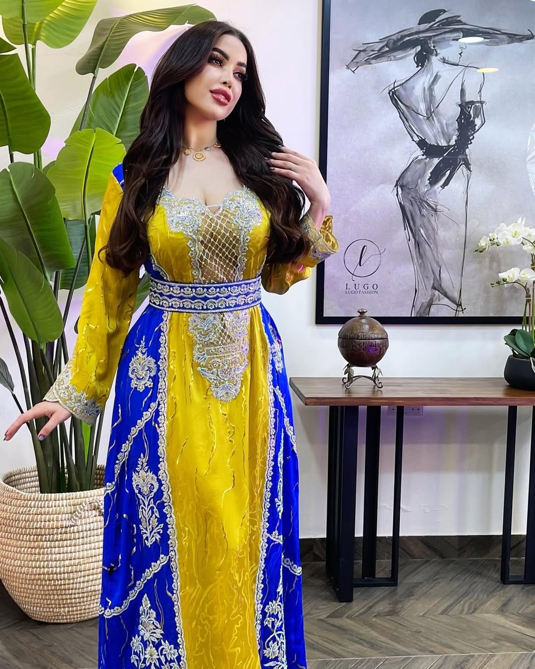 Post 10 by Lugo Fashion on Instagram (carousel)