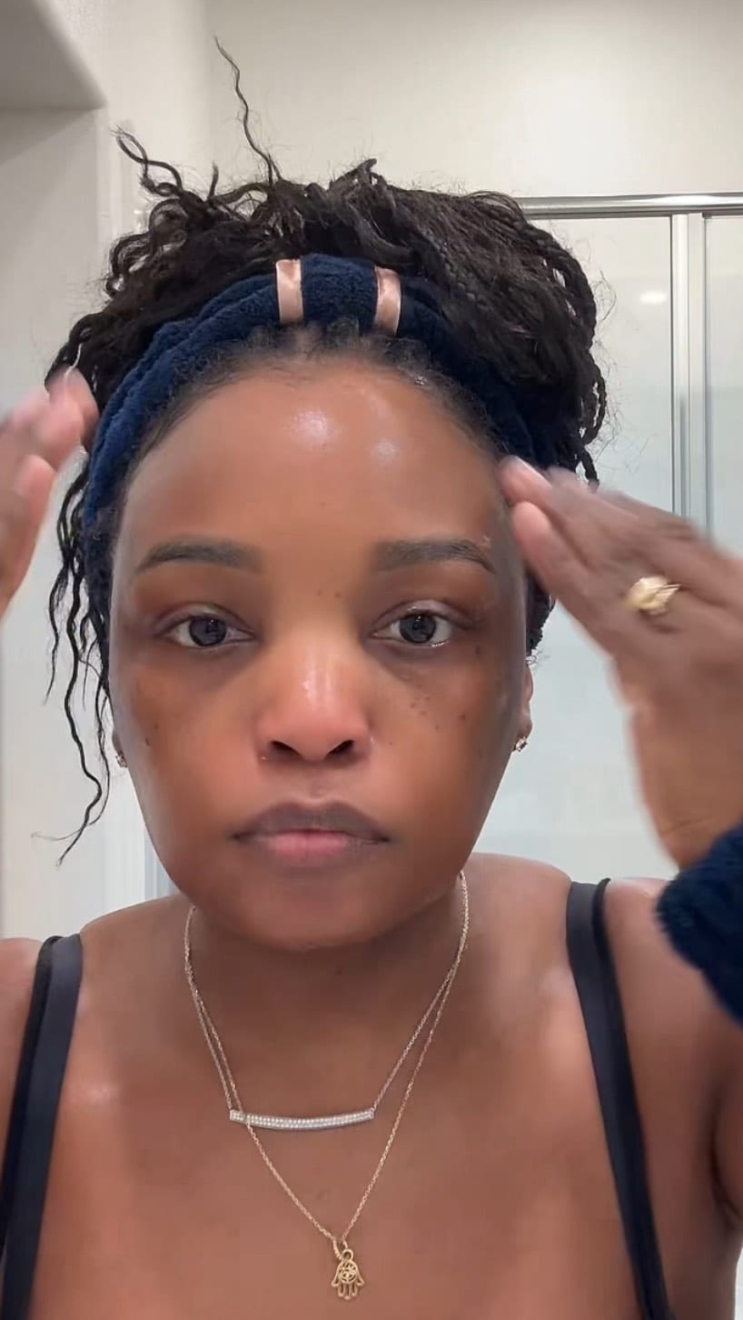 Post 4 by ACNE & CHEMICAL PEEL EXPERT on Instagram (video)