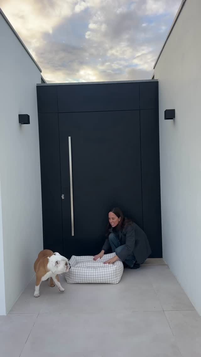 Post 3 by M A W I | U G C on Instagram (video)