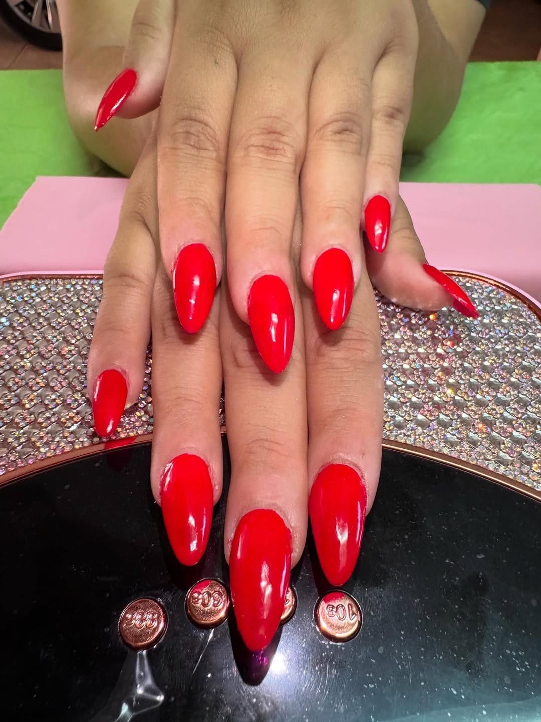 Post 3 by La Bruja Maquilladora on Instagram (carousel)