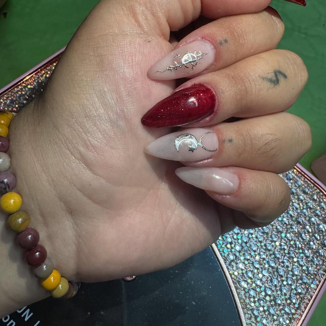 Post 4 by La Bruja Maquilladora on Instagram (carousel)