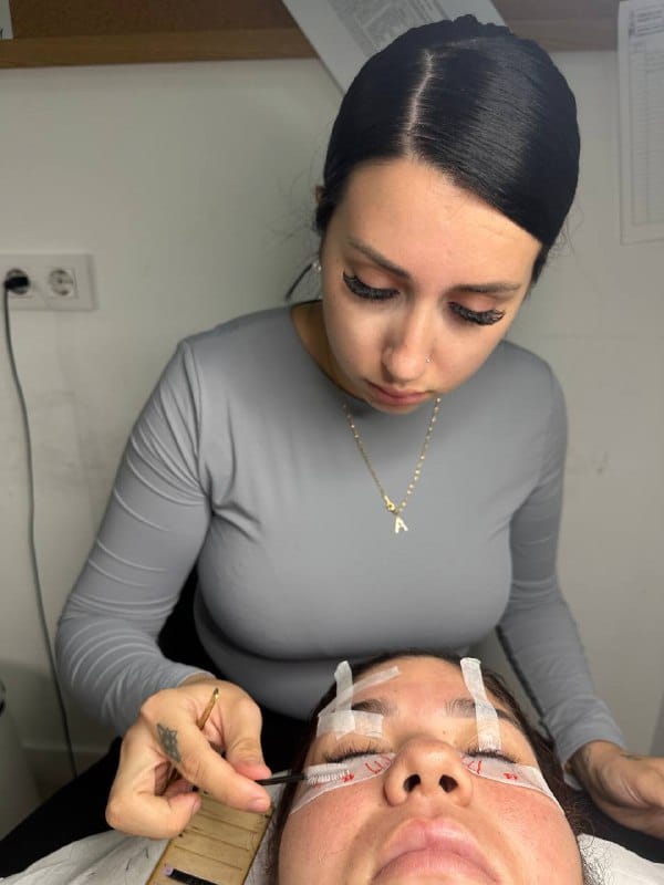 Post 6 by Belessa Beauty Academy | CURSOS ESTÉTICA on Instagram (carousel)