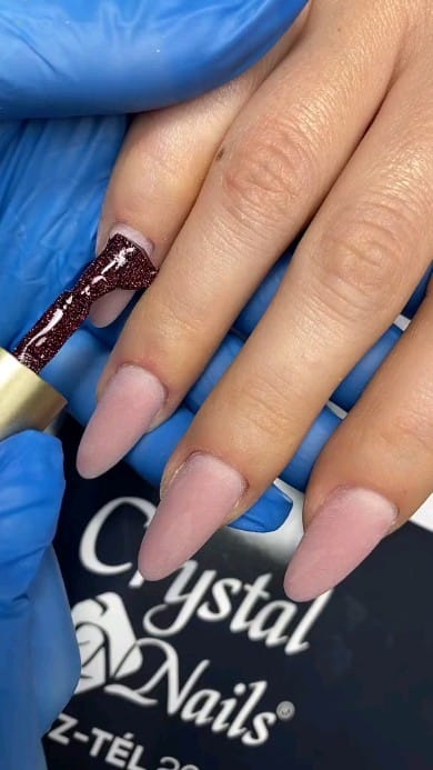 Post 9 by Productos para uñas y pestañas on Instagram (video)
