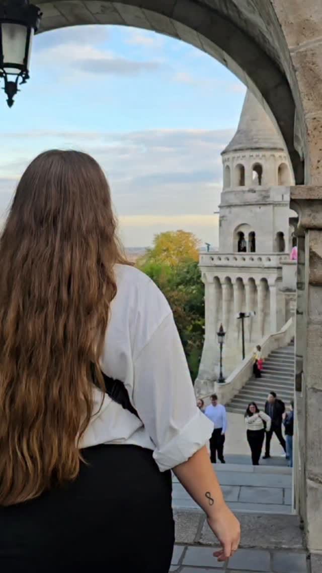 Post 4 by Vanessa López on Instagram (video)