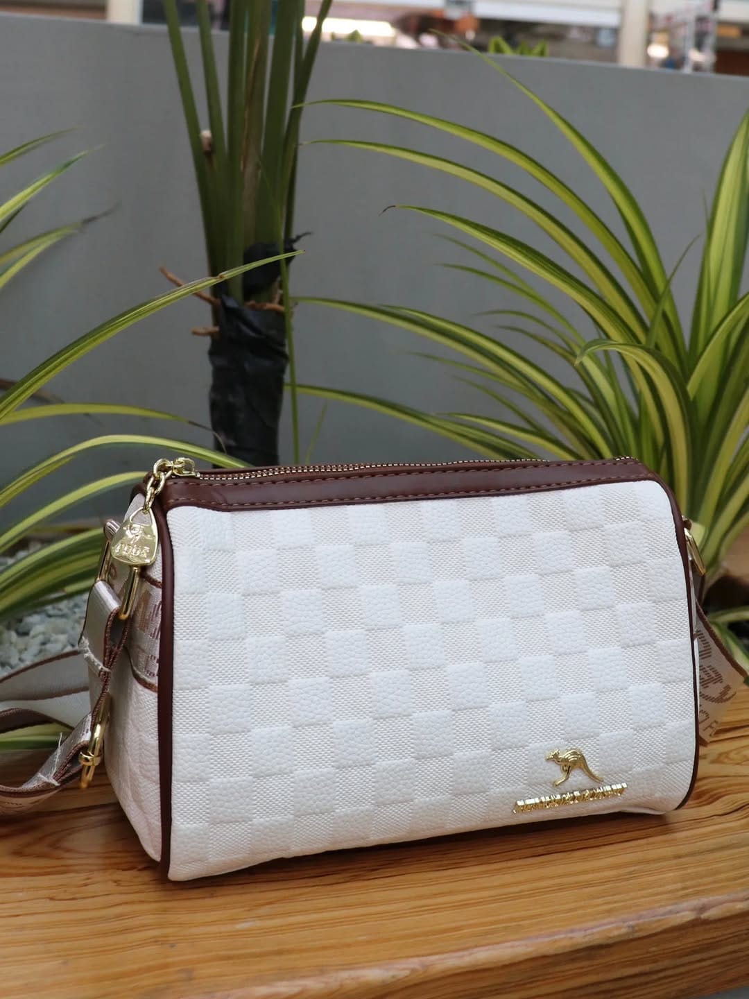 Post 5 by CARTERAS Y TENDENCIAS on Instagram (image)