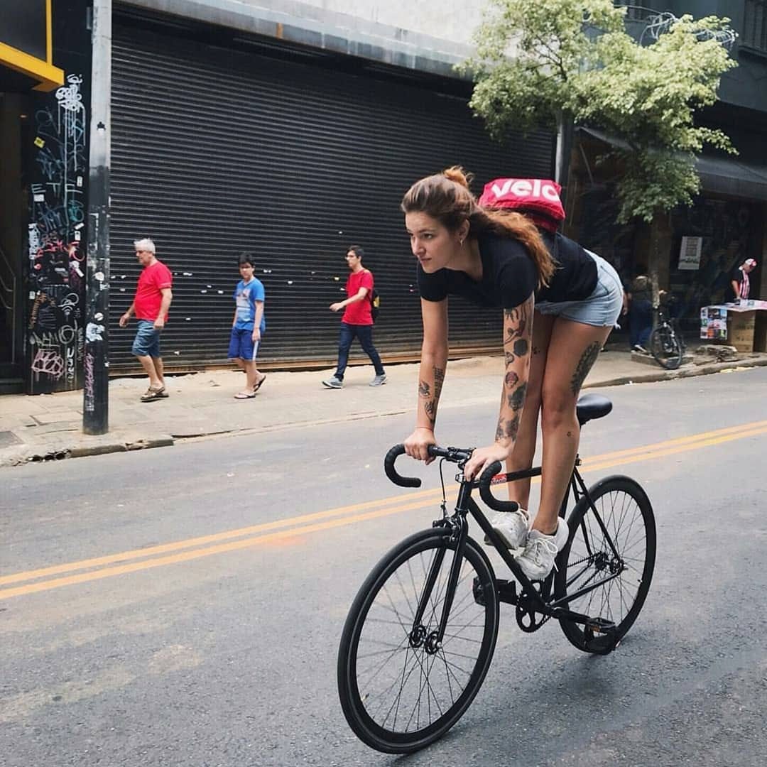Post 2 by @velocaine.barcelona on Instagram (image)