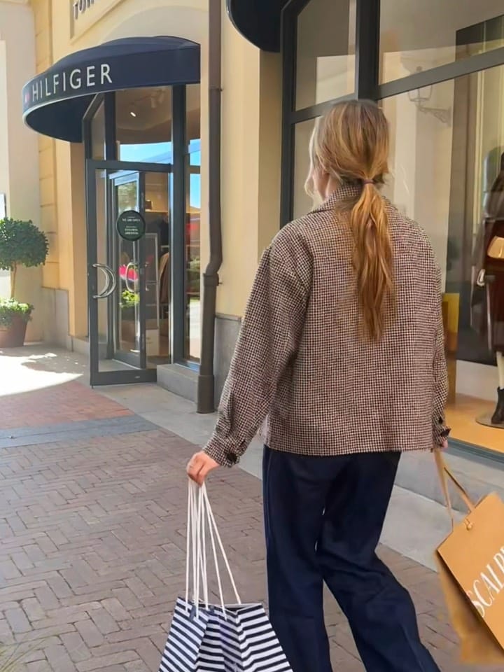 Post 4 by Designer Outlet Málaga on Instagram (carousel)
