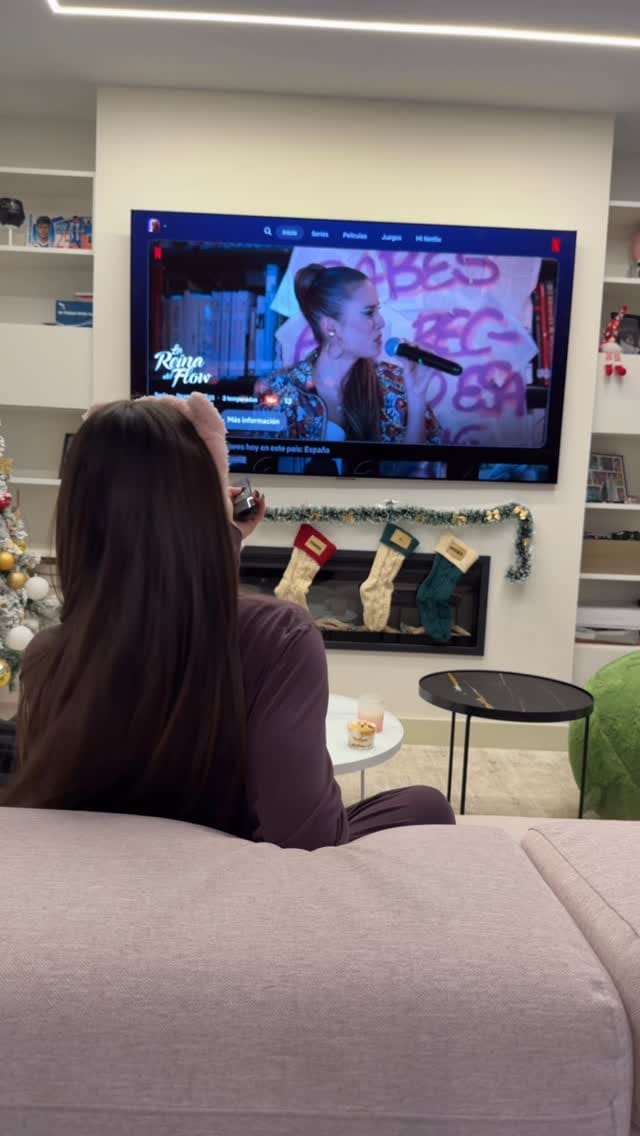 Post 6 by 𝑻𝑨𝑵𝑰𝑨 𝑫𝑬𝑵𝑰𝒁 on Instagram (video)