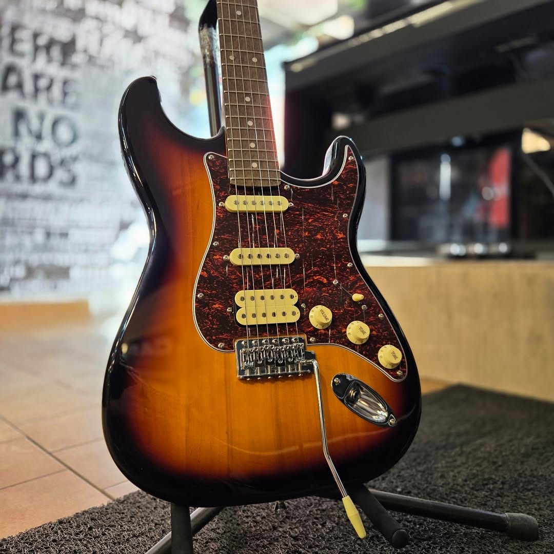 Post 1 by La Casa de las Guitarras on Instagram (image)