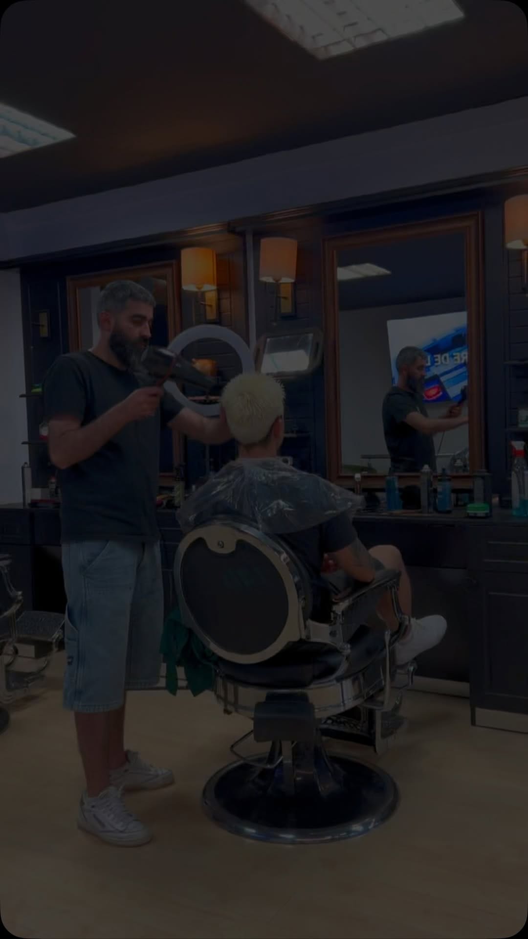 Post 3 by 💈KUR2 BARBER SHOP💈 on Instagram (video)