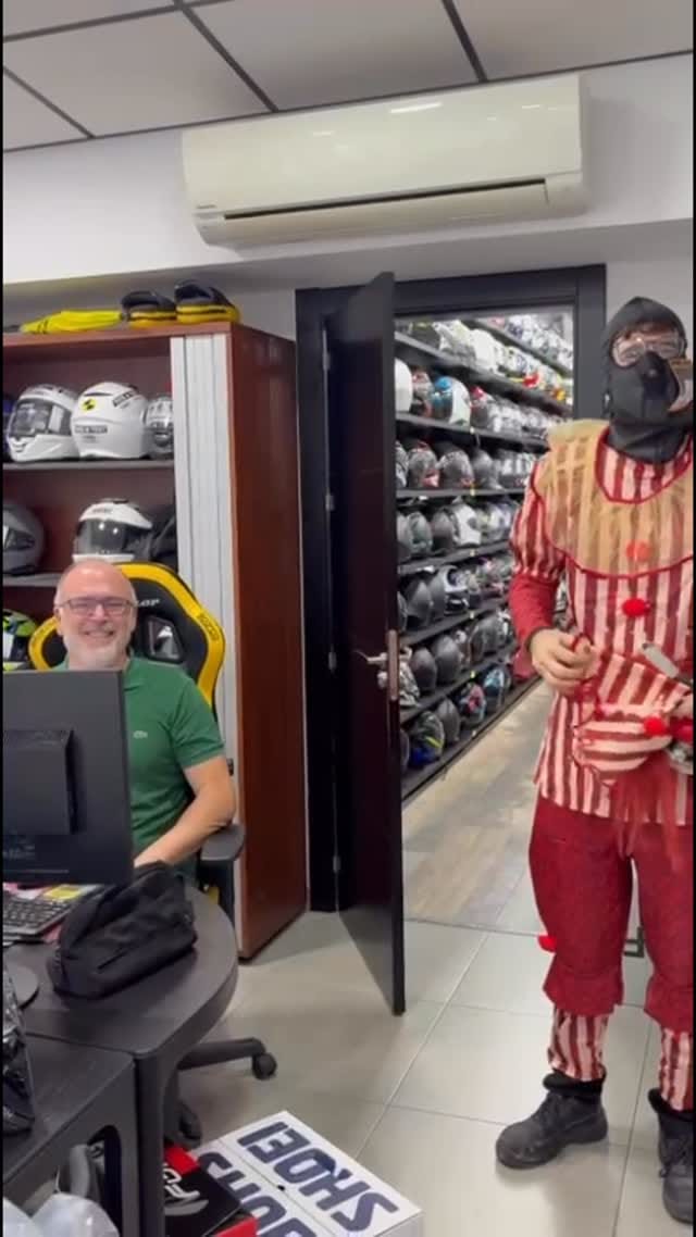 Post 8 by Motos Garrido on Instagram (video)